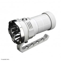 Lampe torche P200 blanche Fitorch 14 000 lumens  LAMPES FITORCH à 203,99 €