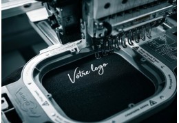 Personnalisation de vos tenues de sécurité : broderies, sérigraphies, écussons et brassards